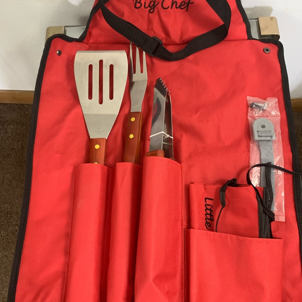 BBQ Premium Set 6 pcs Beautiful Wooden Handle with Two Aprons